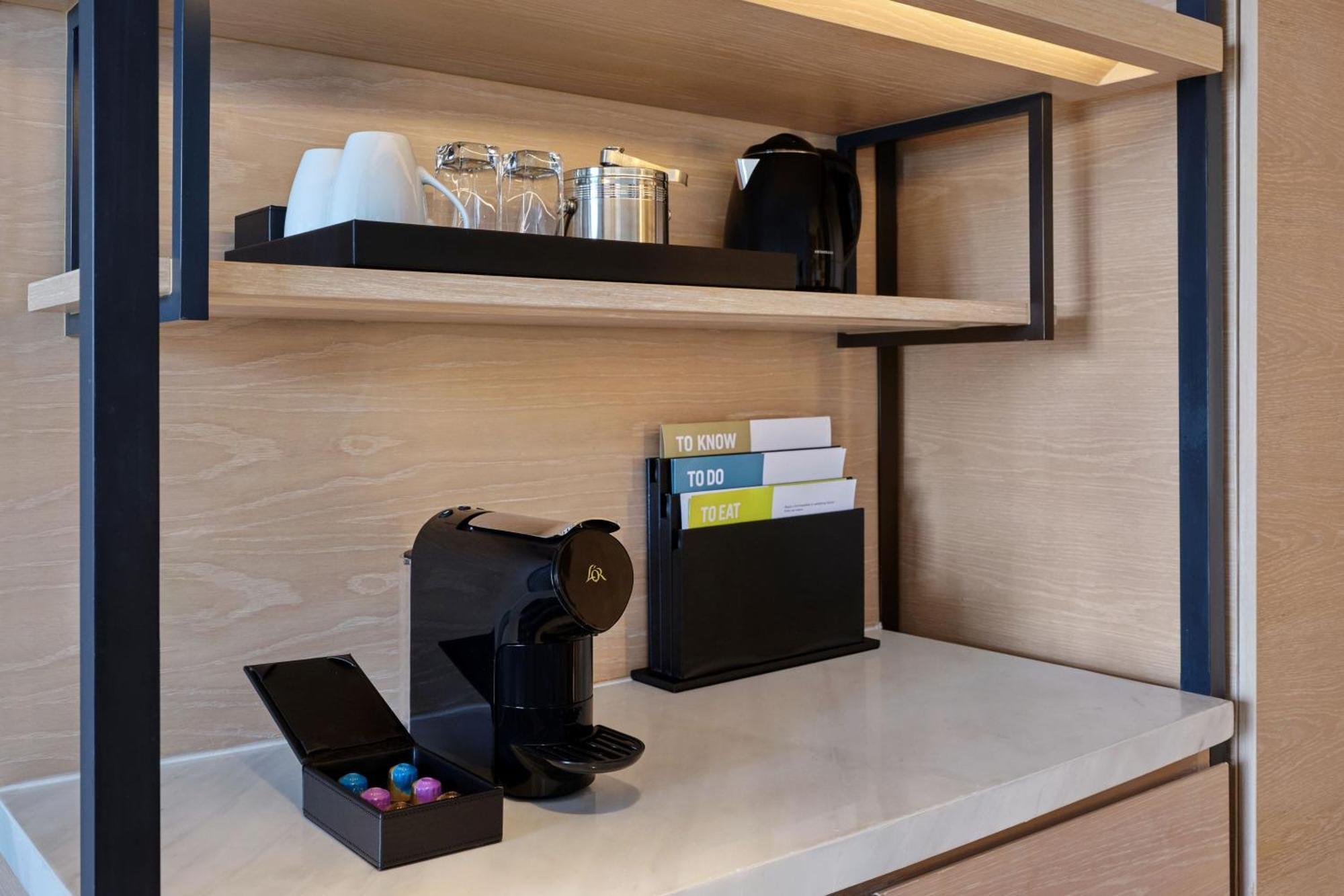 Four Points By Sheraton Phuket Patong Beach Resort Екстер'єр фото