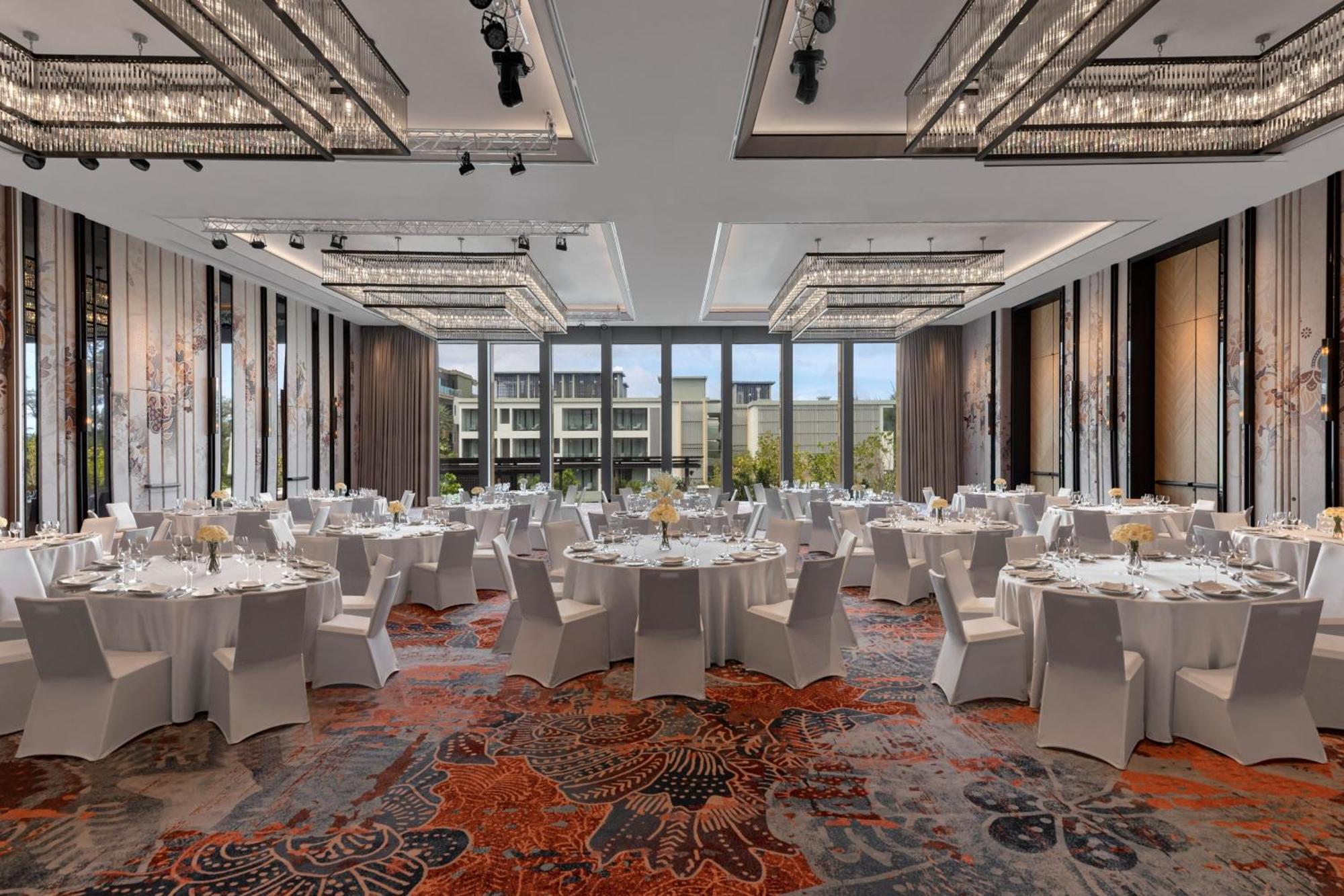 Four Points By Sheraton Phuket Patong Beach Resort Екстер'єр фото