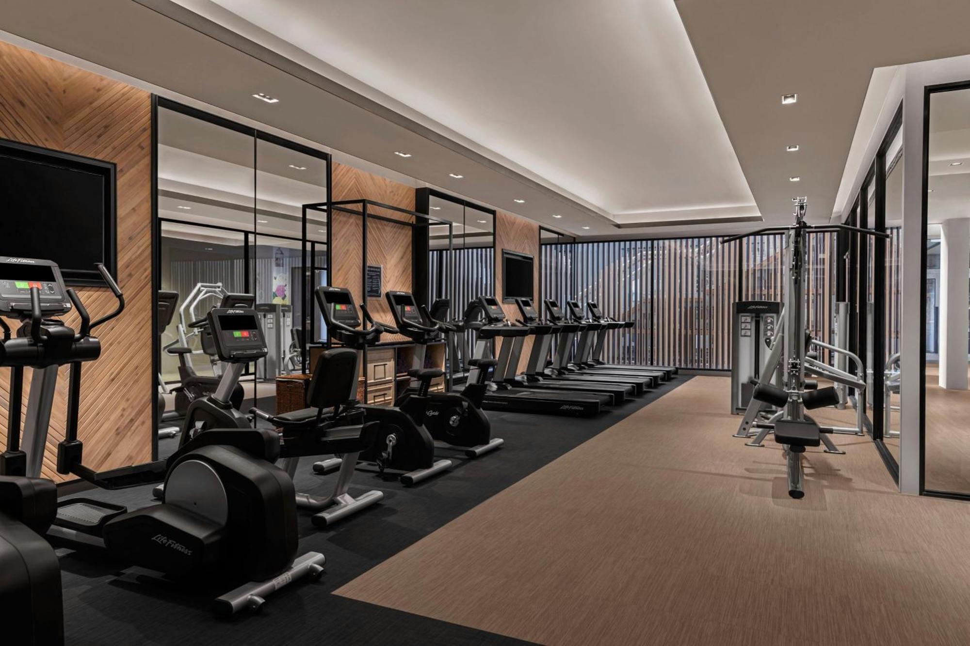 Four Points By Sheraton Phuket Patong Beach Resort Екстер'єр фото